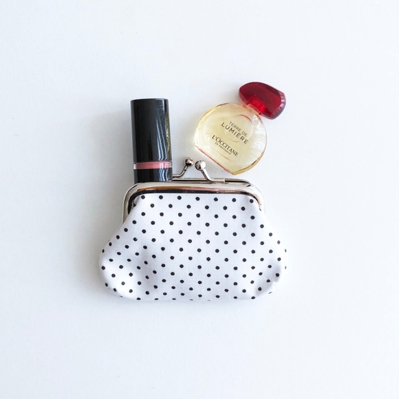 🎉SALE! NWT! Mini Wallet For Mask/Face Covering - Picture 1 of 3